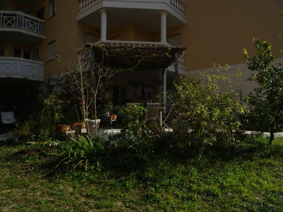 Tranquille Avec Jardin Et Piscine Appartement *