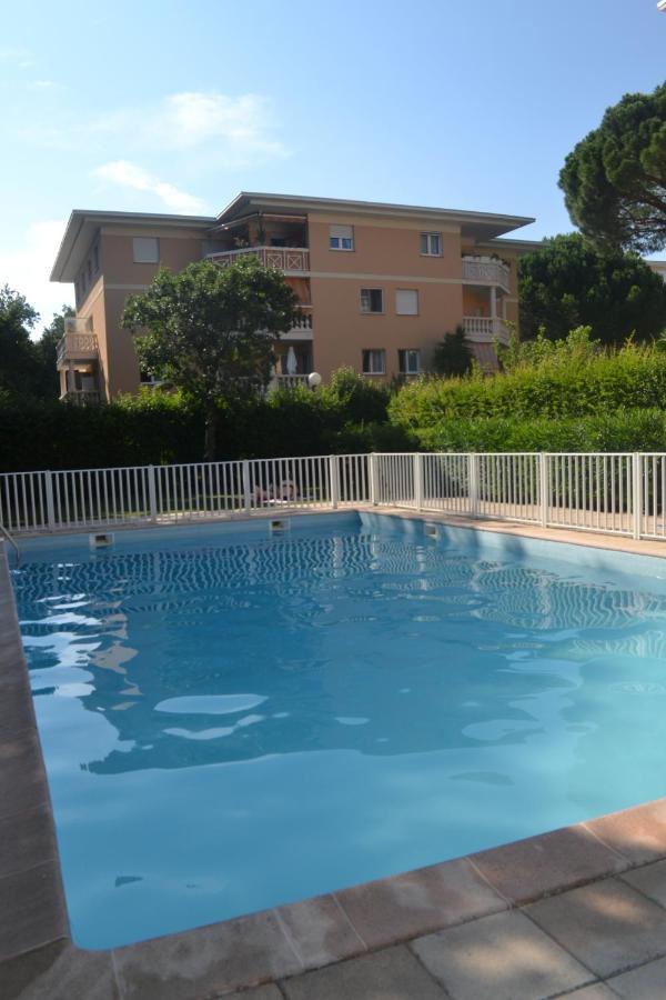 Appartement Tranquille Avec Jardin Et Piscine Fréjus